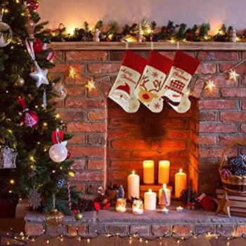 Коледни чорапи, класически празнична украса и подарък пакет за бонбони